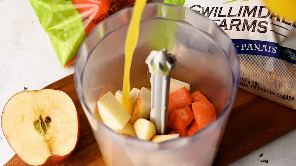 Parsnip, Carrot, Apple and Ginger Juice 3 Extra shots 49